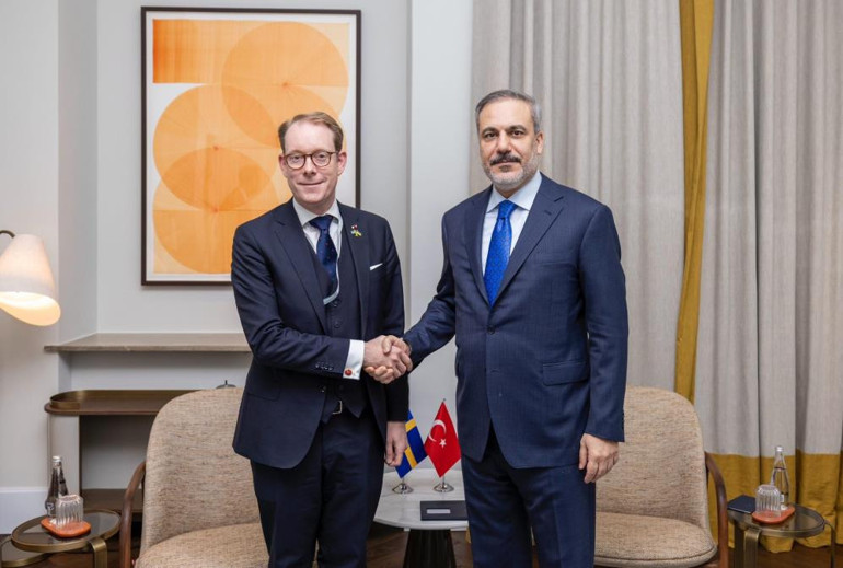 Dışişleri Bakanı Fidandan peş peşe kritik temaslar