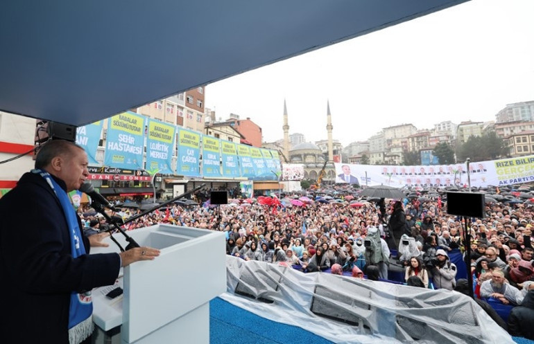 AK Parti Rize mitingi... Cumhurbaşkanı Erdoğan: CHPde hiçbir köklü değişim yaşanmadı