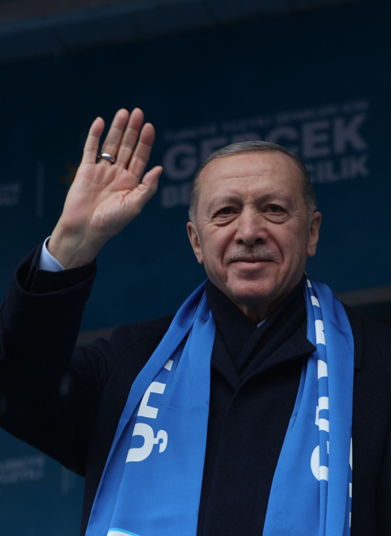 AK Parti Rize mitingi... Cumhurbaşkanı Erdoğan: CHPde hiçbir köklü değişim yaşanmadı