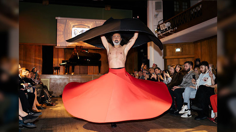 Emre Tamer’den Londra Moda Haftası’nda büyük defile