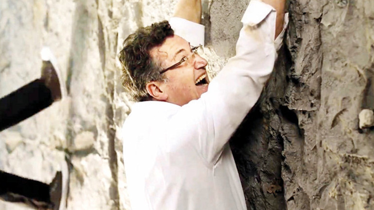 Ali Yerlikaya Kürtçe tiyatro yasağını yasakladı