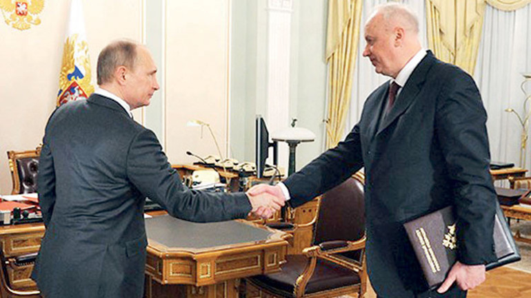 Rus basınından Navalni iddiası: Putin’den ‘zehirli’ hediye