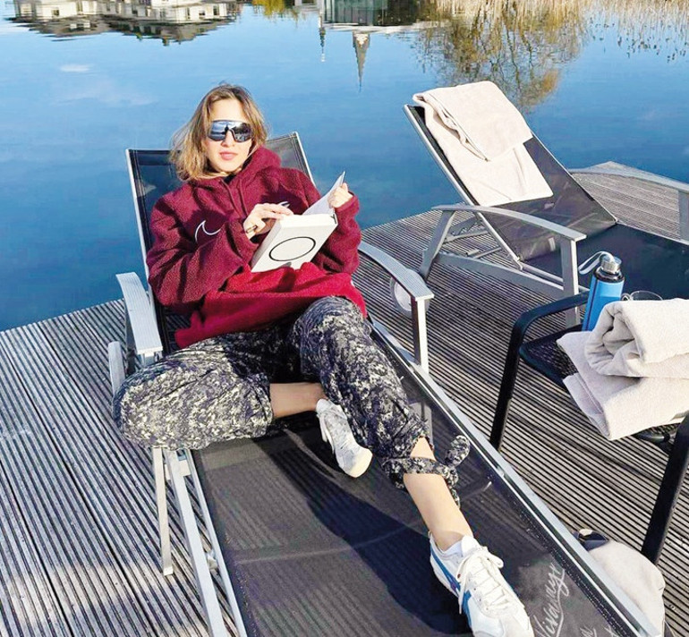 10 yıldır ilk kez birinin elini tuttum