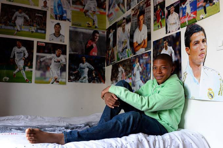 Kylian Mbappe, Real Madrid ile her konuda anlaştı İstediği çılgın imza parası ve yıllık maaşı...