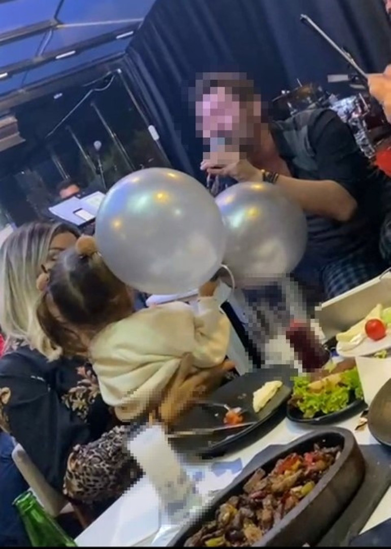 3 yaşındaki kızına alkollü mekanlarda içki içiren anne gözaltına alındı