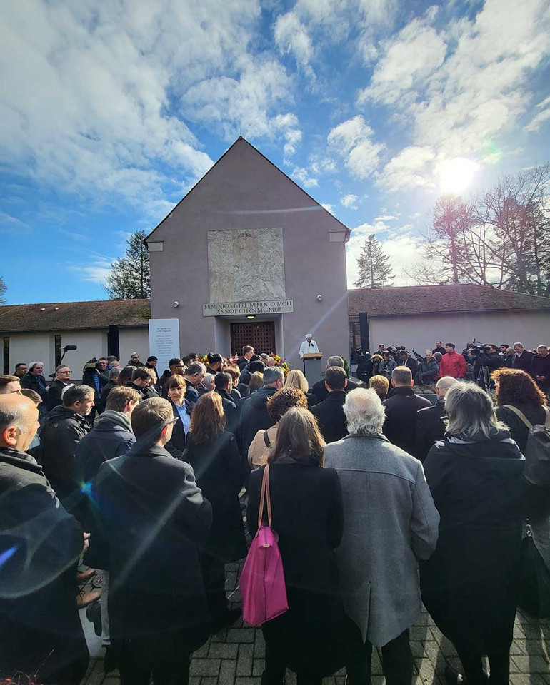 Hanau kurbanları iki ayrı törenle anıldı