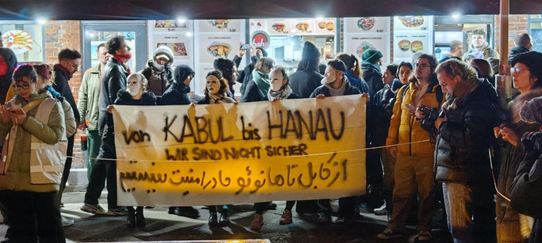 Berlin’deki Hanau anmalarında polisle göstericiler arasında arbade yaşandı