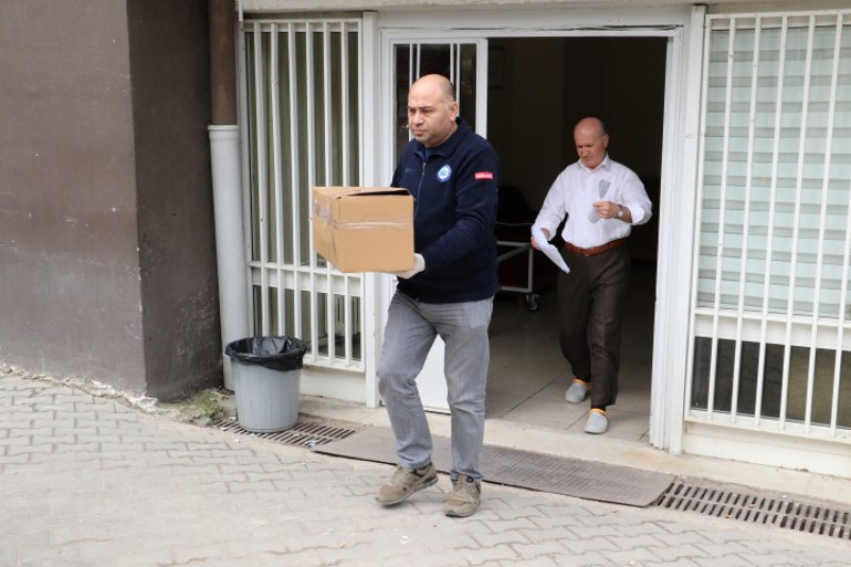 Çöpte ölü bulunan yeni doğmuş bebek, kimsesizler mezarlığına defnedildi