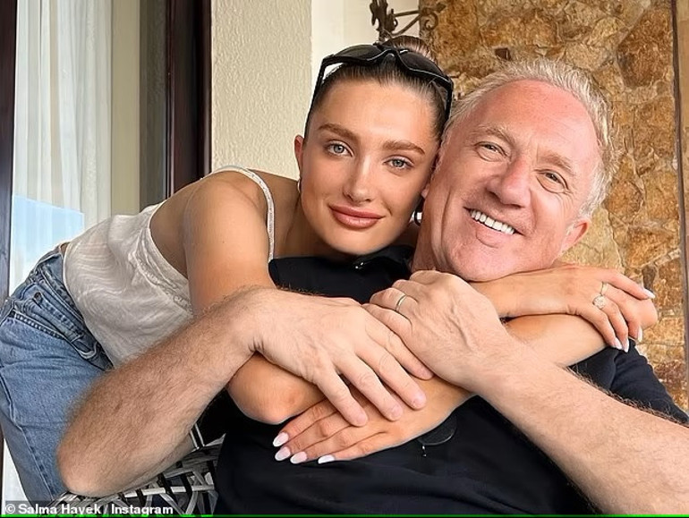 Üvey anne değil bir melek Milyarder kocasının kızını kendi kızından ayırmadan büyüttü