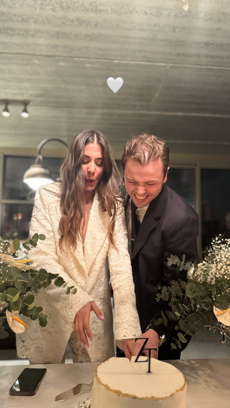 Ünlü oyuncu evlilik yolunda ilk adımı attı... Dostları yalnız bırakmadı