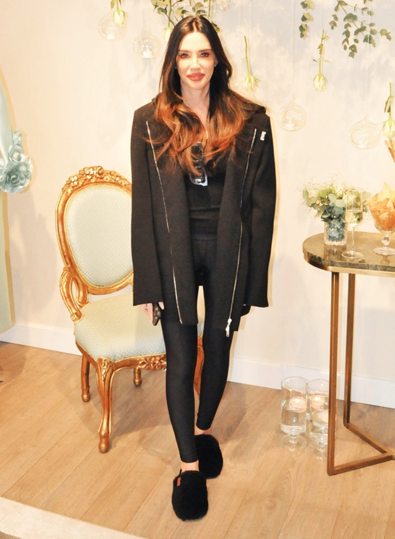 Aslıhan Doğan Turanın 42 bin liralık tüylü terlikleri