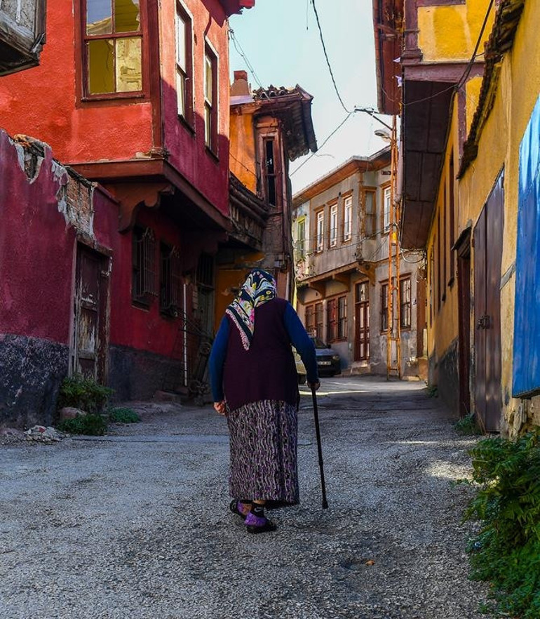 Tarihi mahalle ilgi bekliyor