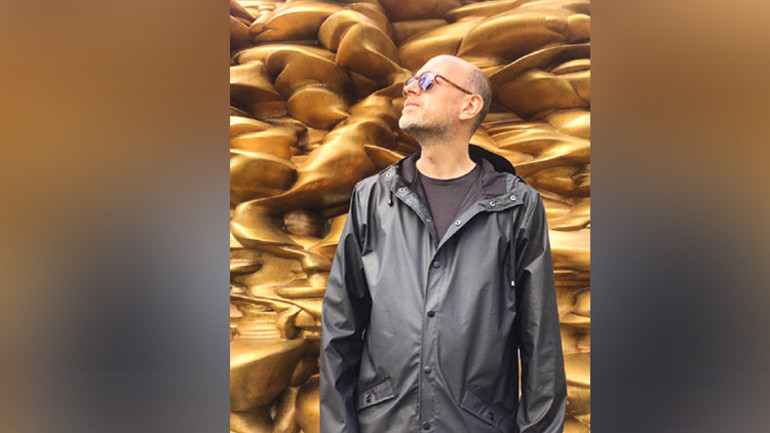 Çağdaş sanatın en havalı galericisi… Mobilyaların yerini resim ve heykel aldı