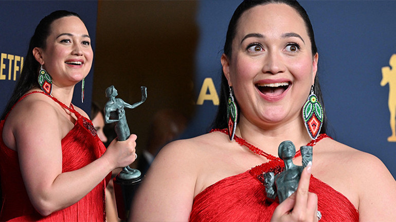 Oscarın habercisi SAG Ödüllerinde sürprizler gecesi... Yıldız oyuncu sahneye sarhoş çıktı Kazandığına inanamayıp hemen kaçtı