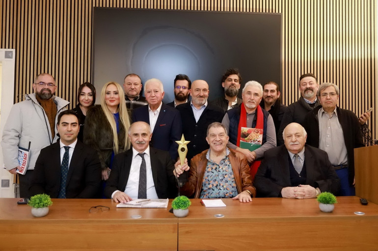 Berlin’de ‘Şükran ve Başarı Ödülleri’