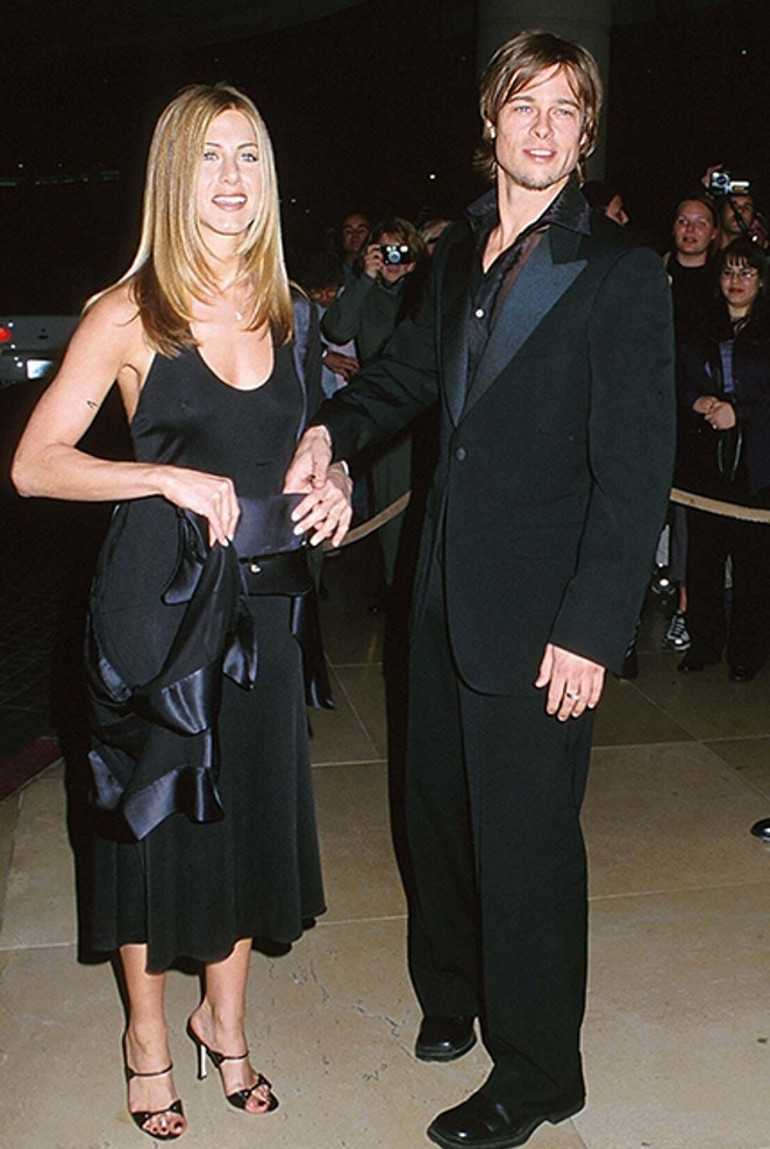 ‘Kalbim aşka kapalı değil ama evlilik benden geçti’ demişti… Parmağındaki kocaman pırlantayı gören şaşkına döndü