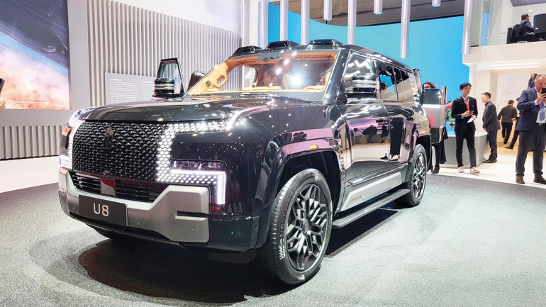 Fuardaki tek Avrupalı Renault, Çinlilerin tam karşısında ‘uygun fiyatlı elektrikli’ tanıttı... Çin akınına karşı Fransız ‘5’lisi