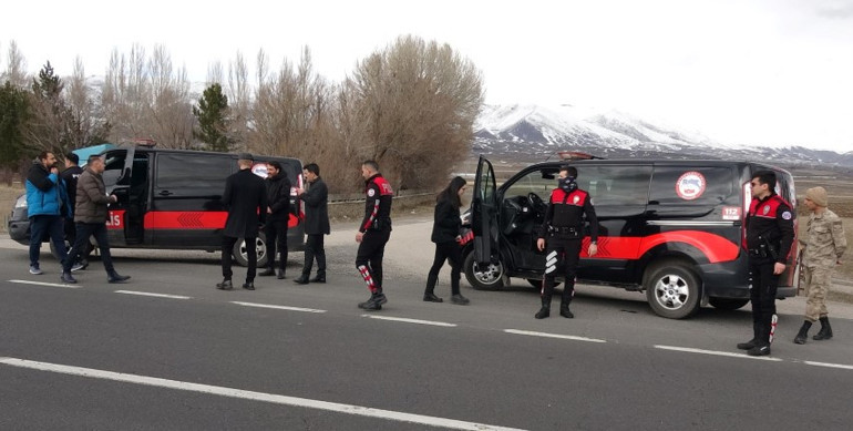 Eşinin cezaevinden firar edip vurduğu Elif, hayatını kaybetti Cenazede yürek yakan görüntü