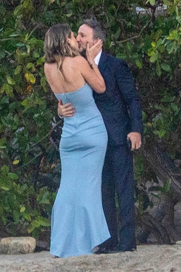 Sevmeye doyamadığı kocasını ölüm elinden almıştı... Aşksız yaşamaya sadece iki yıl dayanabildi