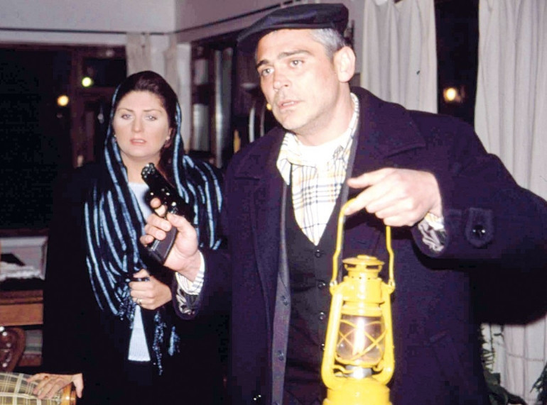 Nermin Bezmenden kaybettiği eşi Tolga Savacıya: Hani onlar gibi yaşlanacaktık, el ele...