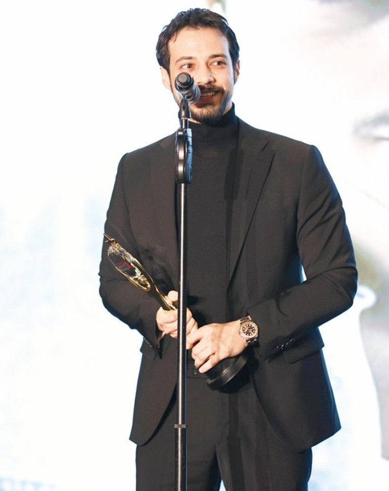 Ödül töreninde pişti oldular