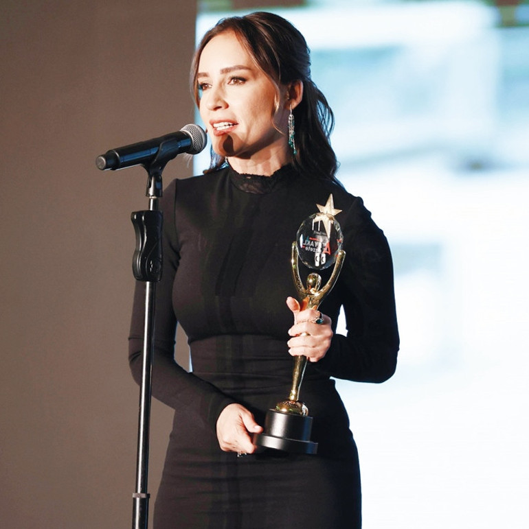 Ödül töreninde pişti oldular