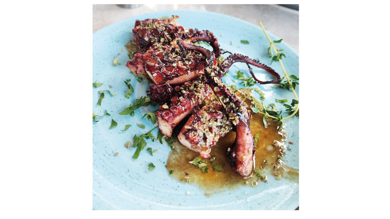 Bu lokantada aşırıya kaçmadan krallar gibi yemek mümkün