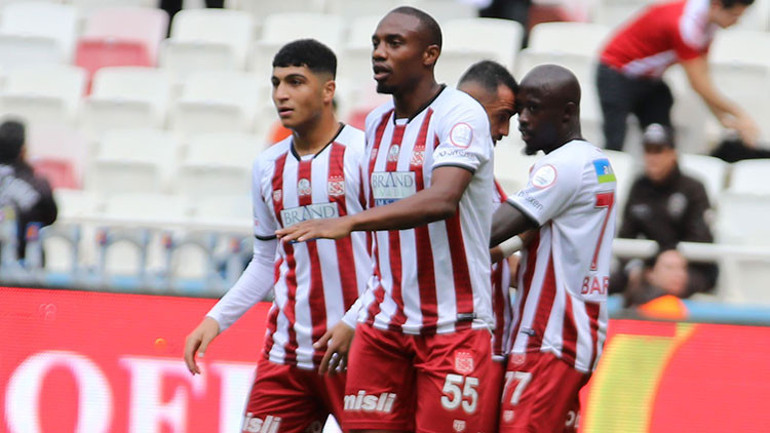 Sivassporun yıldızı Fode Koitadan özel açıklamalar: Fenerbahçe, Galatasaray ve Beşiktaş da beni istedi | PSGye gidiyordum ama...