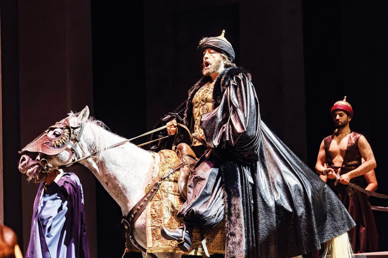 Fatih Sultan Mehmed Han operada