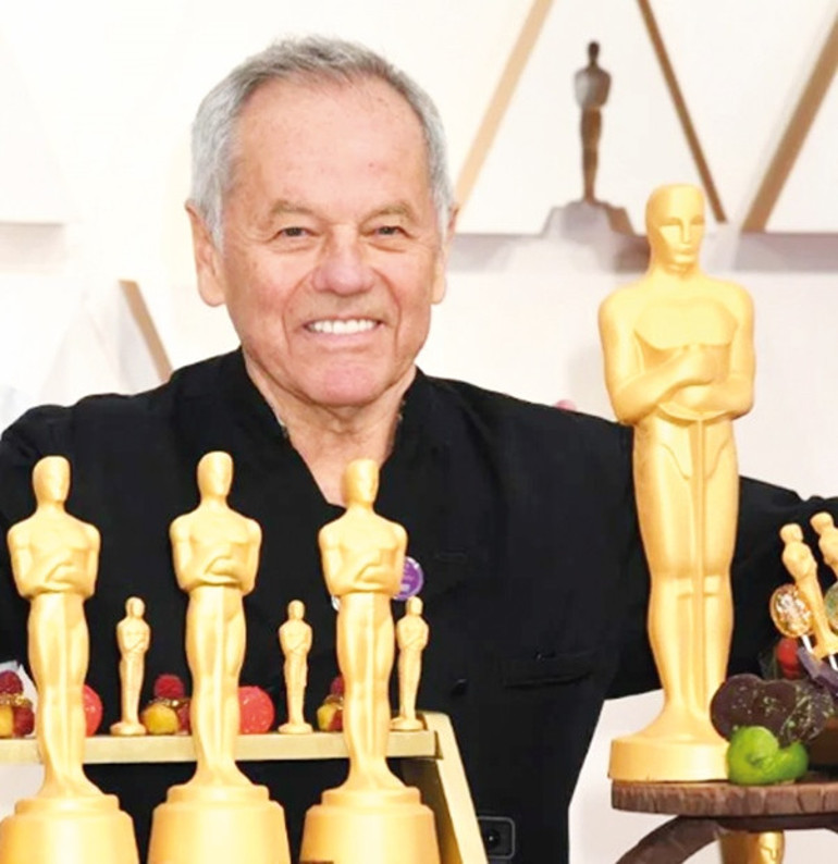 Bodrum mandalinası kırmızı halıda