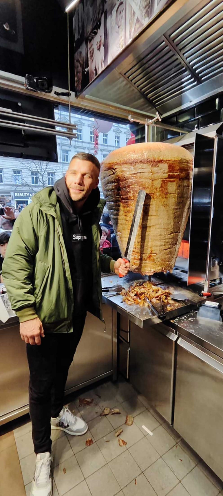 ‘Küçük İstanbul’a şube açtı