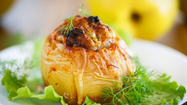 Mevsimini kaçırmayın Ayva dolması ve kıpkırmızı ayva tatlısı tarifi