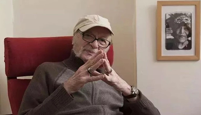 Kayhan Yıldızoğlunun eski eşi Suna Yıldızoğlu gözyaşlarını tutamadı...Cenazede gerginlik