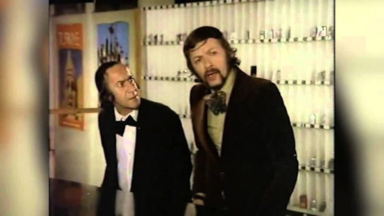 Kayhan Yıldızoğlunun eski eşi Suna Yıldızoğlu gözyaşlarını tutamadı...Cenazede gerginlik