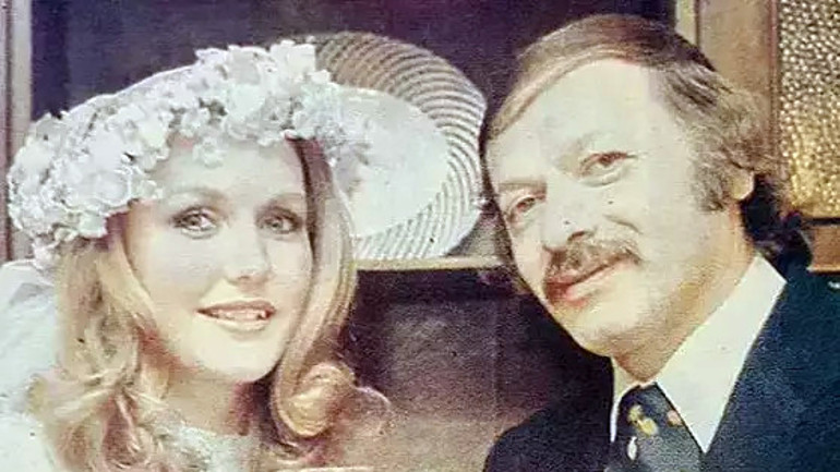 Kayhan Yıldızoğlunun eski eşi Suna Yıldızoğlu gözyaşlarını tutamadı...Cenazede gerginlik