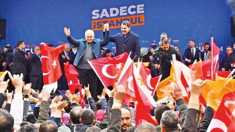 Murat Kurum’dan bozkurt selamı