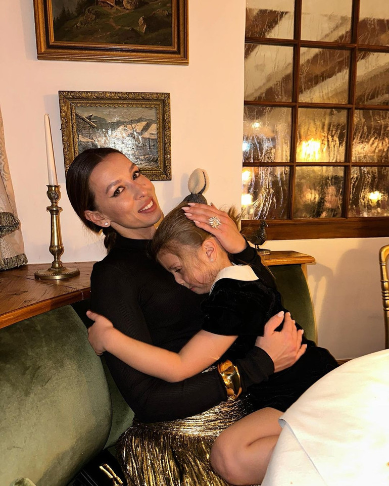 Ünlü çiftin ayrılık sebebi ortaya çıktı... Bu ilişki biraz fazla hızlı ilerliyor dedi, evlilik teklifini alınca korkup kaçtı