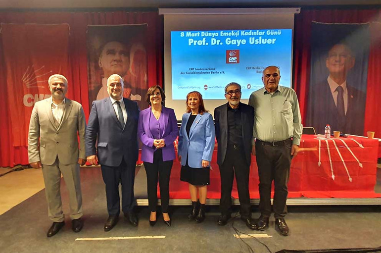 Berlinli kadınlarımız Dünya Kadınlar Günü’nü kutladı