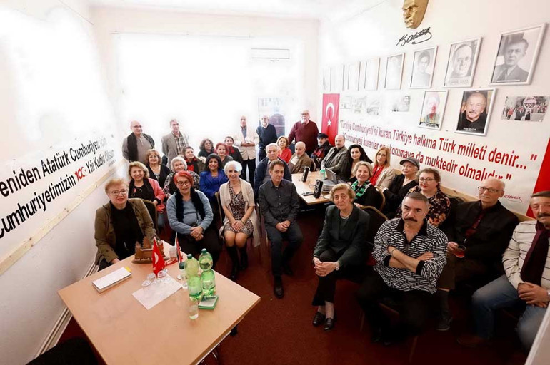 Berlinli kadınlarımız Dünya Kadınlar Günü’nü kutladı