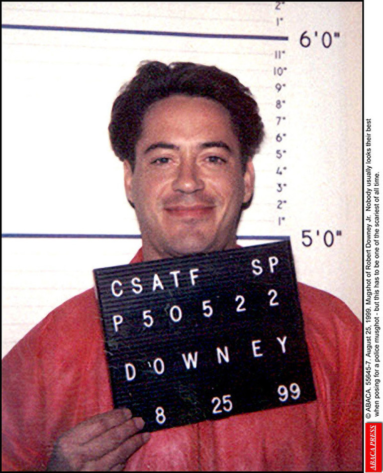 Ünlü oyuncunun hayatı da tıpkı bir film gibi geçti… En tepeden en dibe düştü: Hapishane hücresinden Oscar’a uzanan zorlu yolu böyle yürüdü