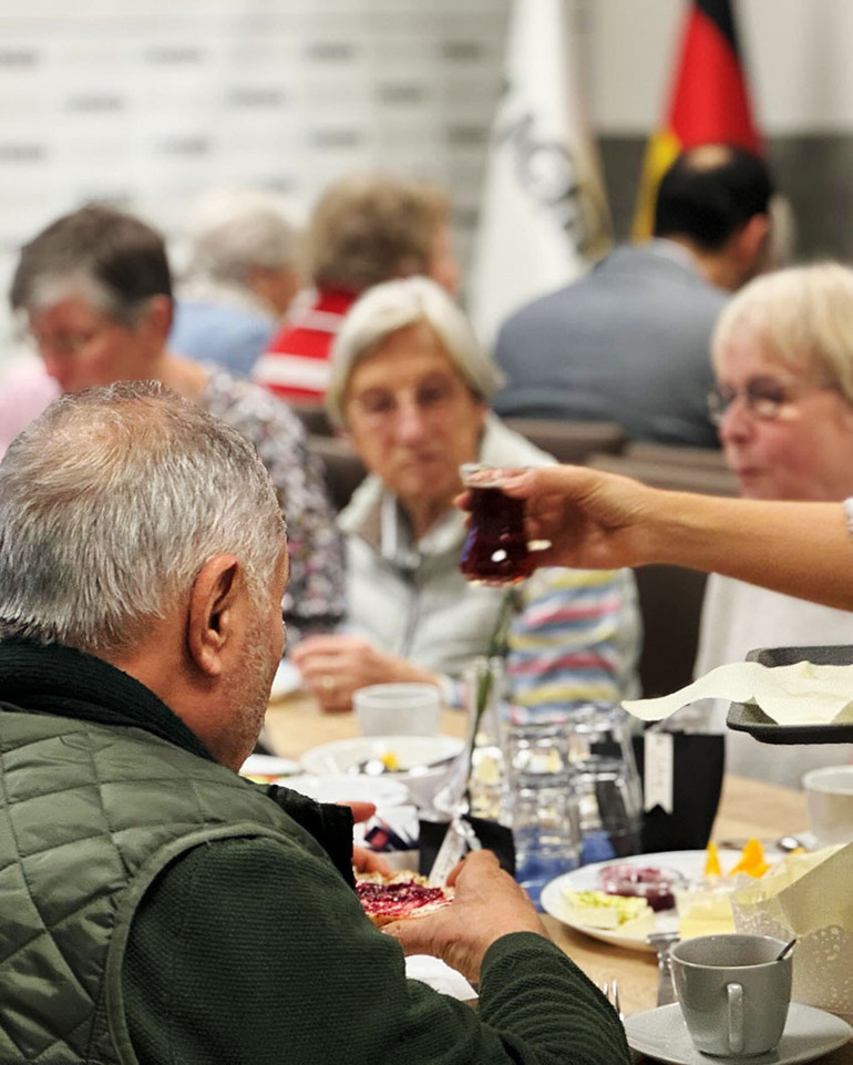 FİNNEM’den komşulara kahvaltı