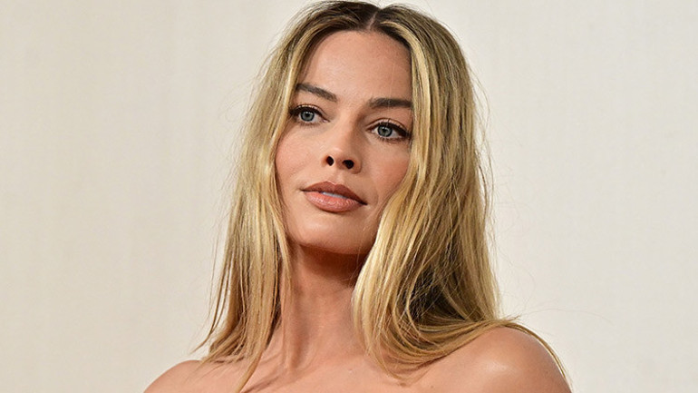 Barbie öldü yaşasın Margot Robbie Pembeleri kaldırdı, Oscar törenine intikam siyahına bürünüp gitti