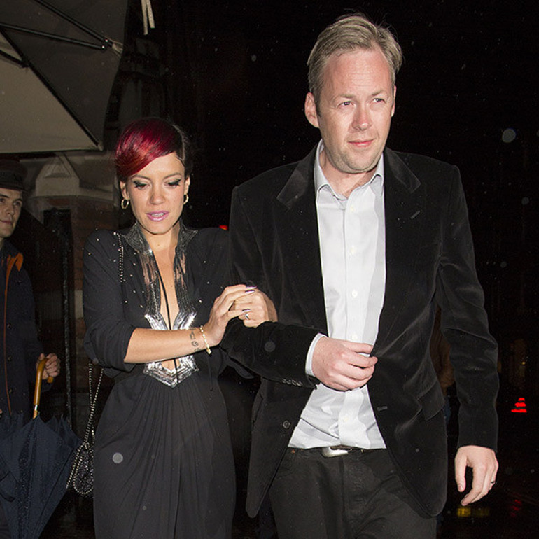 Ünlü şarkıcı isyan etti... Çocuklarımı çok seviyorum ama anne olmak kariyerimi mahvetti