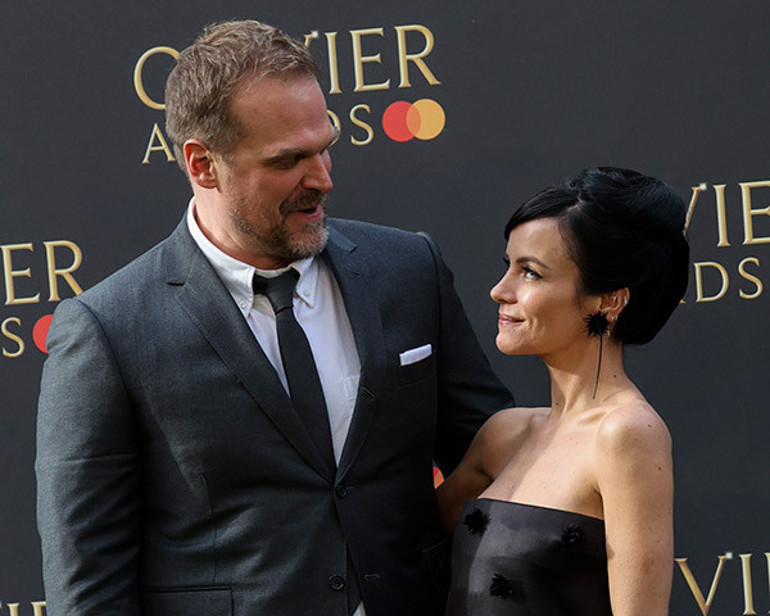 Ünlü şarkıcı isyan etti... Çocuklarımı çok seviyorum ama anne olmak kariyerimi mahvetti