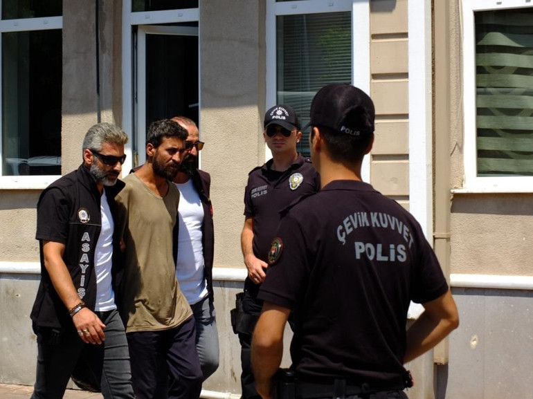 Eşini öldürüp sosyal medyadan bunları yazmıştı... Katil koca için yüreklere su serpen ceza