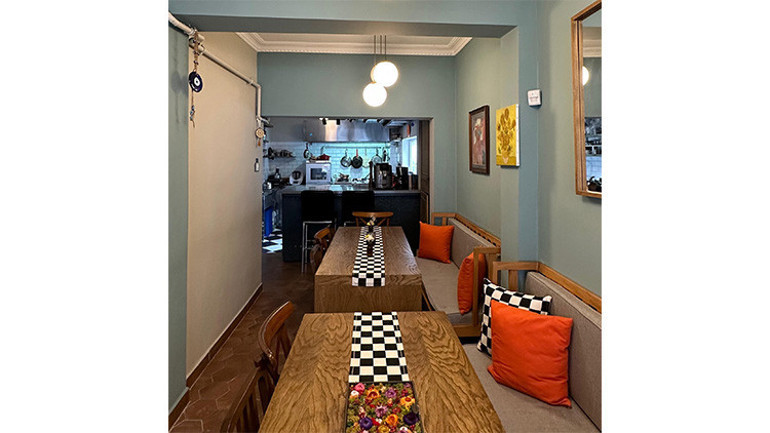 Yemekleri boyundan büyük