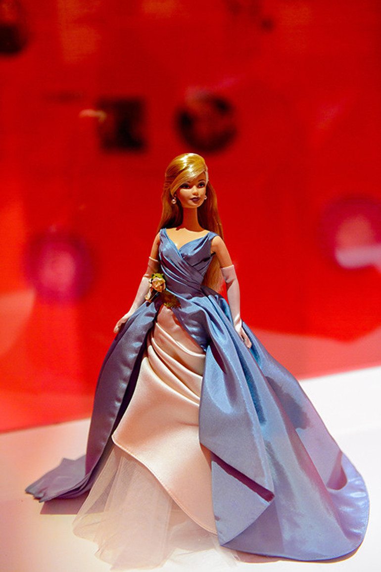 Kraliçe Camillayı da Barbie yaptılar: Benden 50 yaş daha genç