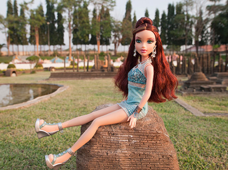 Kraliçe Camillayı da Barbie yaptılar: Benden 50 yaş daha genç