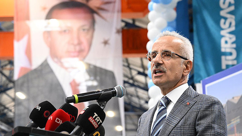 Bakan Uraloğlundan İmamoğluna yanıt: Milletimize hizmet etmek için gerekirse işçi de oluruz taşeron da