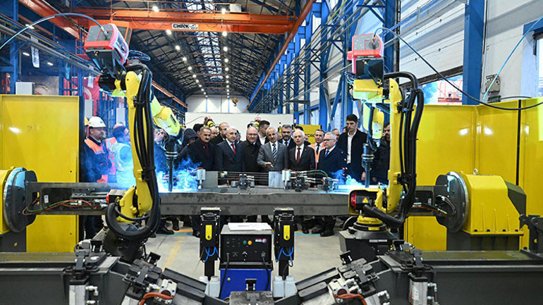 Bakan Uraloğlundan İmamoğluna yanıt: Milletimize hizmet etmek için gerekirse işçi de oluruz taşeron da